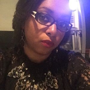 Meet your Posher, Monika